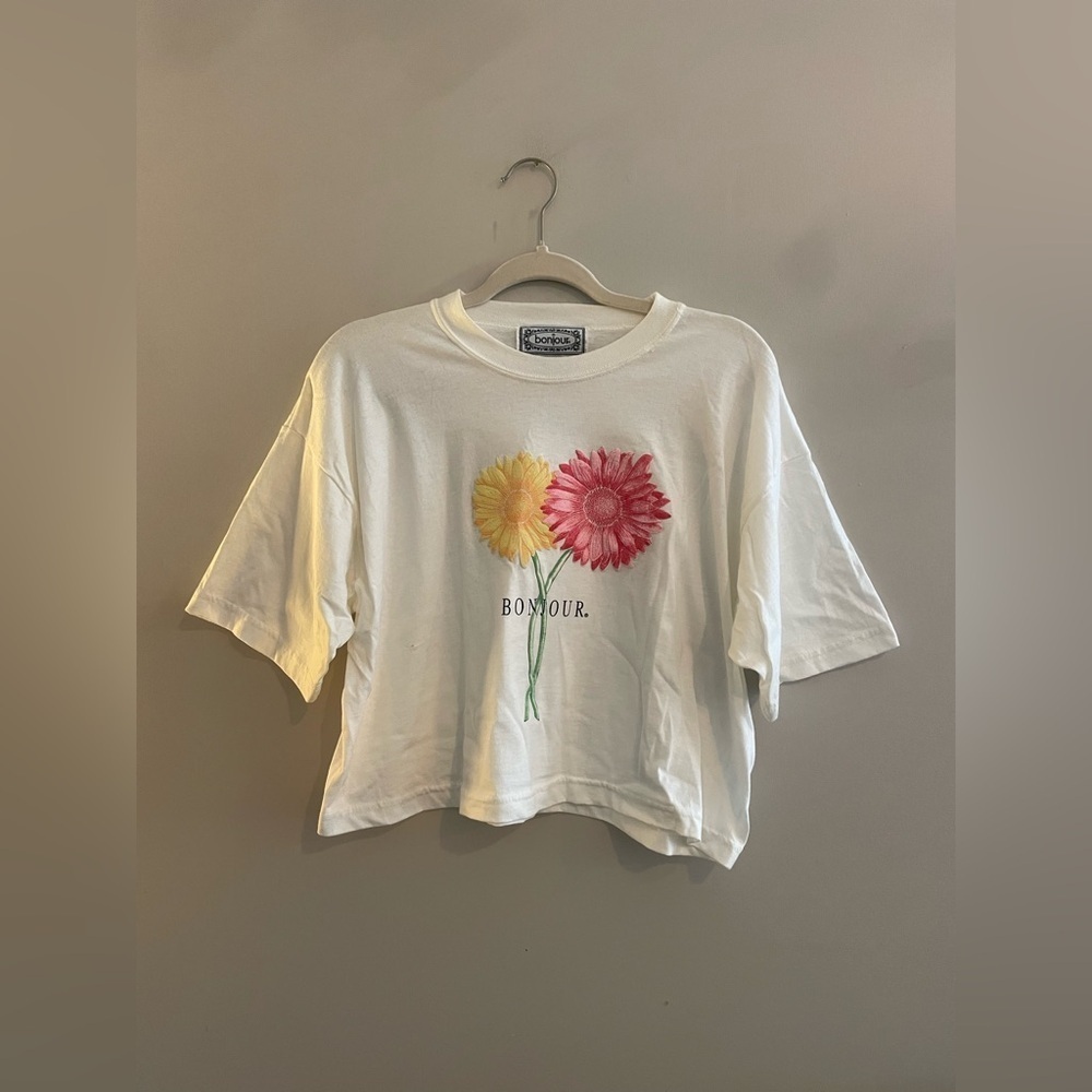 White Bonjour T Shirt with Daisy